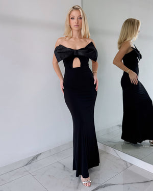 Black Bun Strapless Maxi Dress
